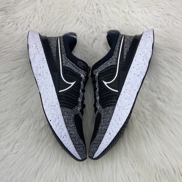 Men's Nike React Infinity Run Flyknit 3 Black and White Sneakers - Picture 4 of 7